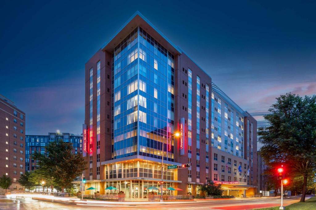 picture of the hampton inn hotel